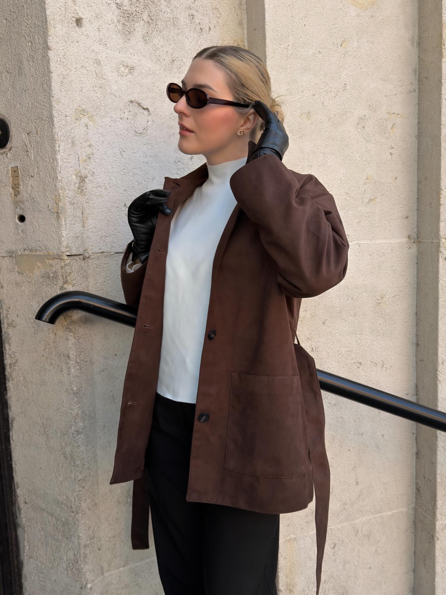 Mokkanahkajäljitelmää oleva takki - Ruskea - 10