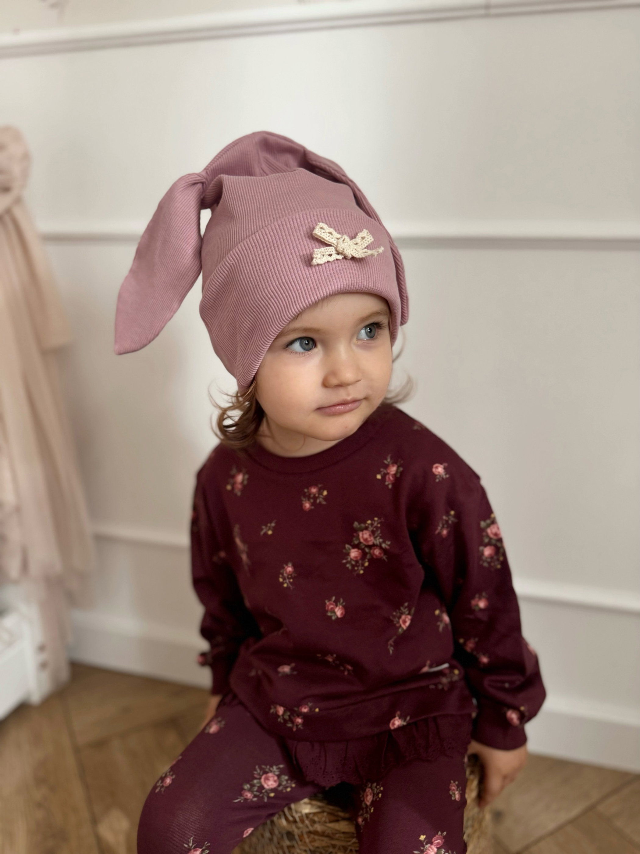 Sweatshirt med blondevolang - Vinrød - 5