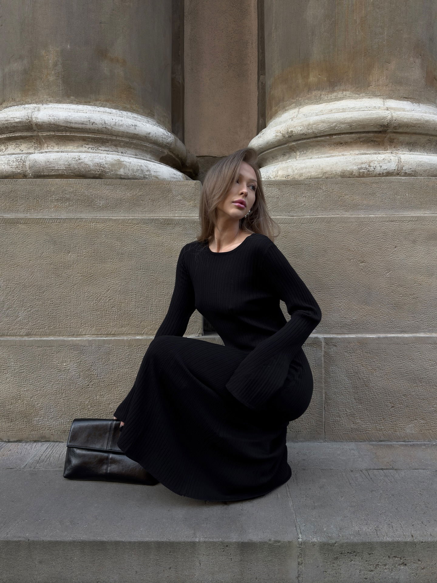 Sukienka z dzianiny - Czarne - 8