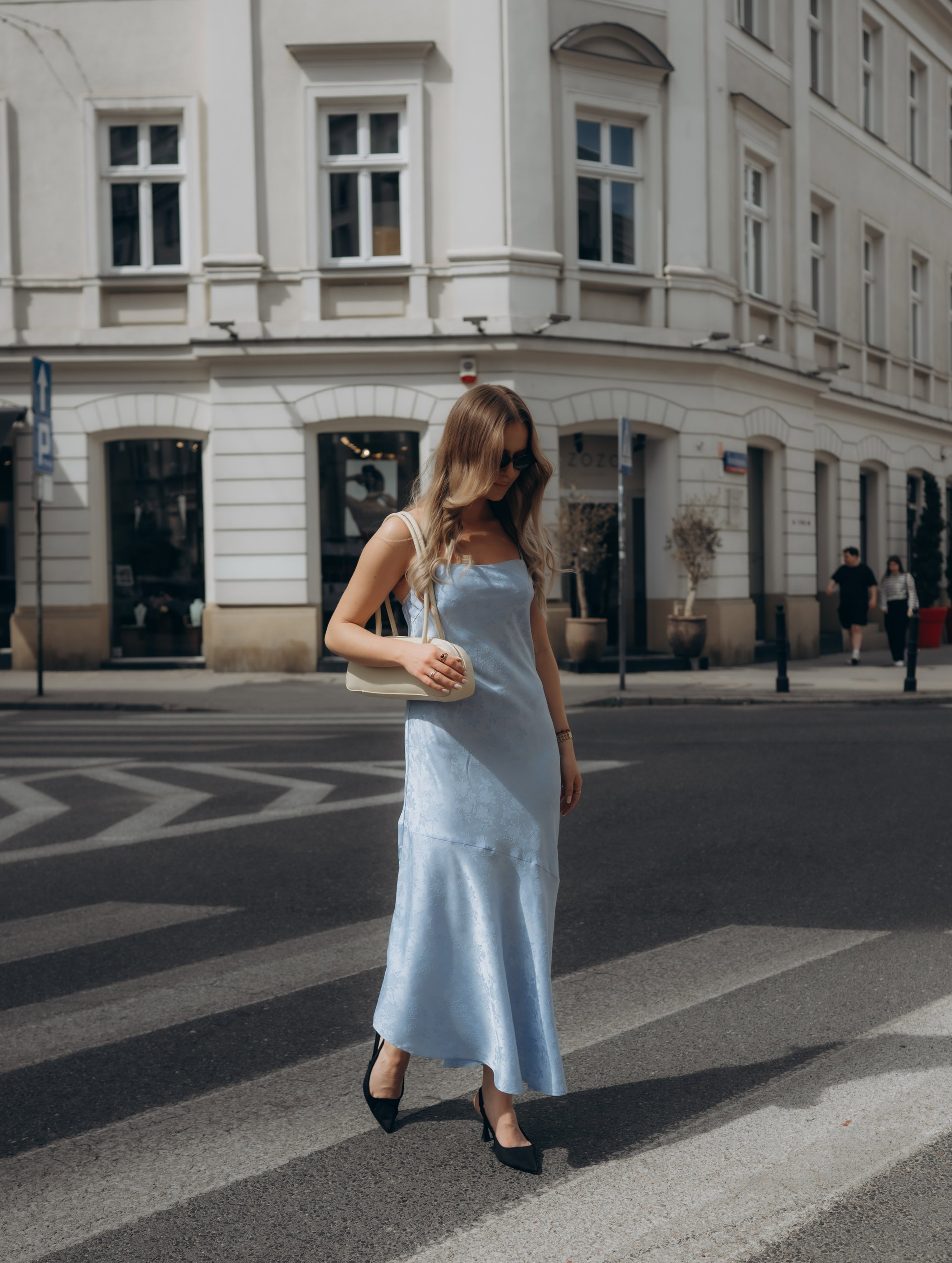 Asymmetrisk slipklänning - Ljusblå - 7
