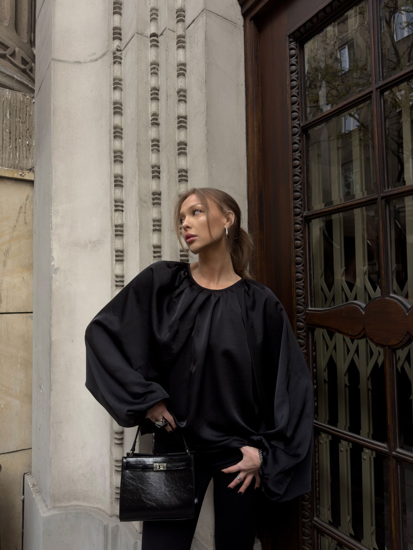 Bluse med ballongermer - Svart - 7