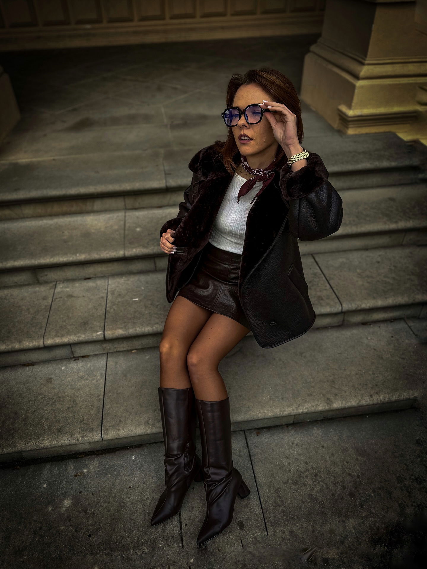 Nahkajäljitelmää oleva takki - Tummanruskea - 9