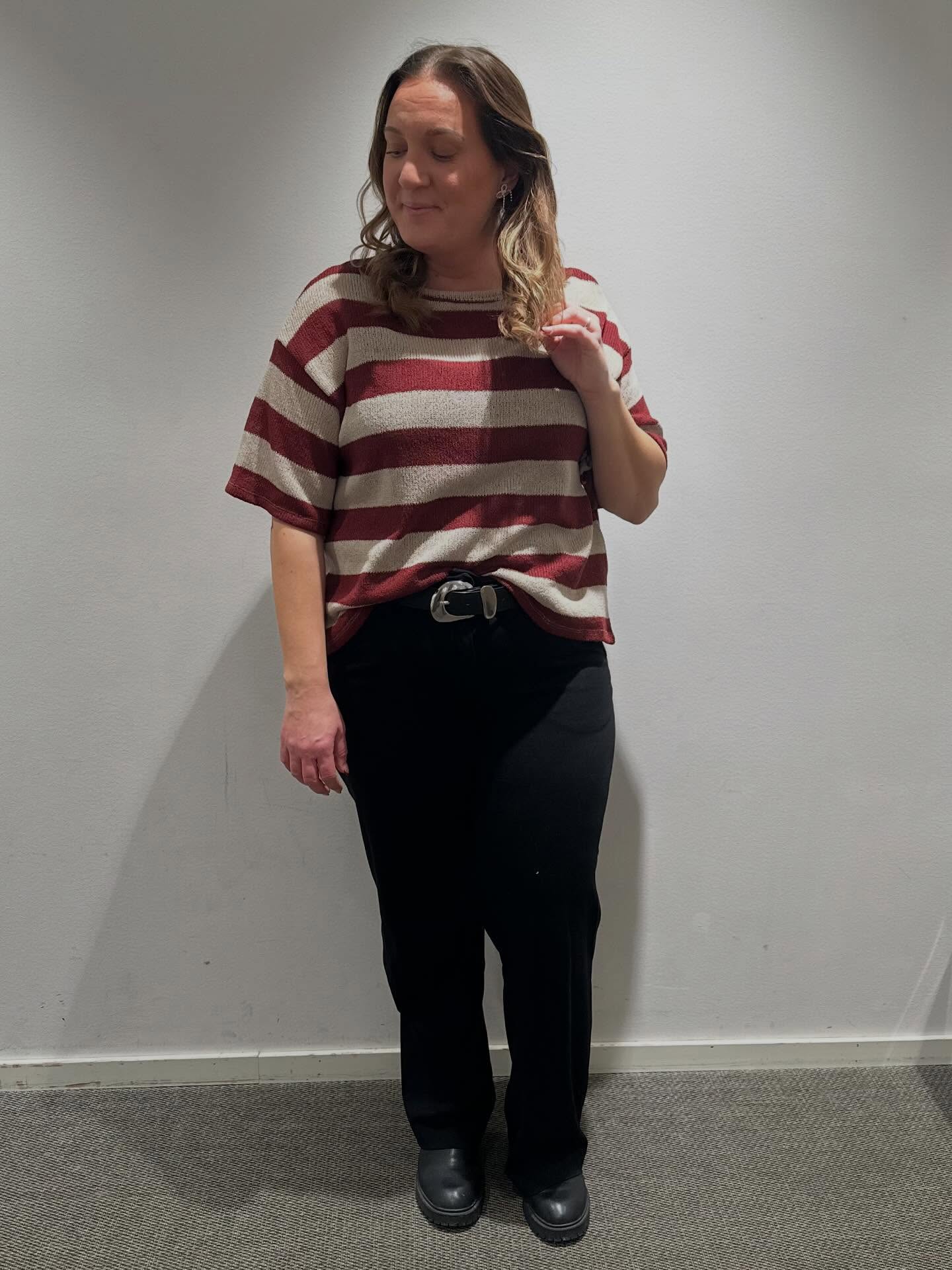 Stickad tröja med kort ärm - Röd - 7