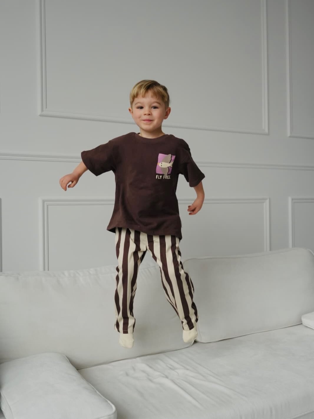 Kortärmad t-shirt med tryck - Brun - 8