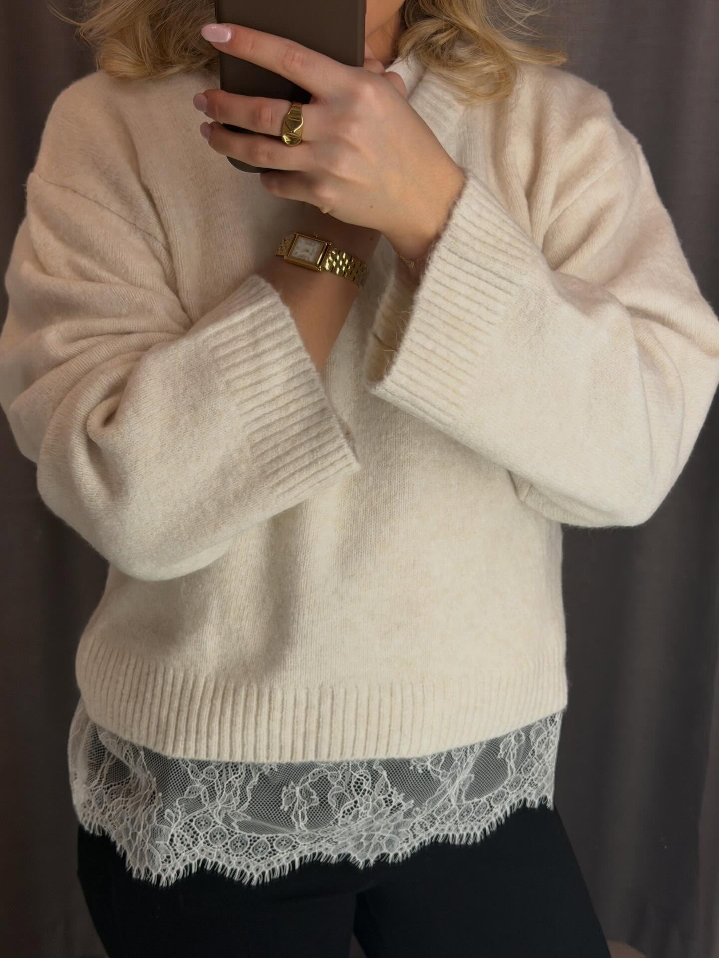 T-skjorte med blondekrage - Offwhite - 7