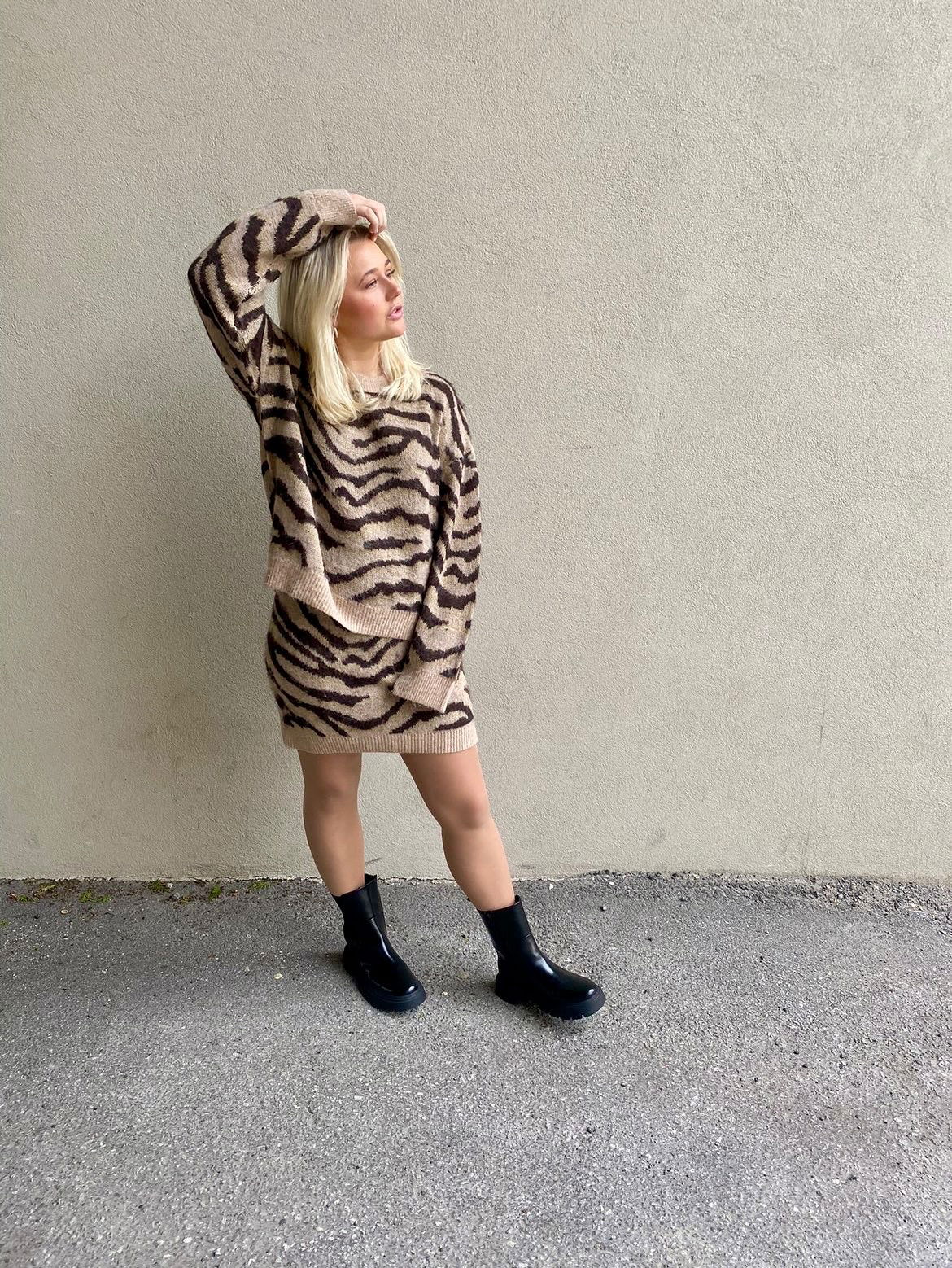 Stickad kjol i zebra mönster - Ljusbeige - 7