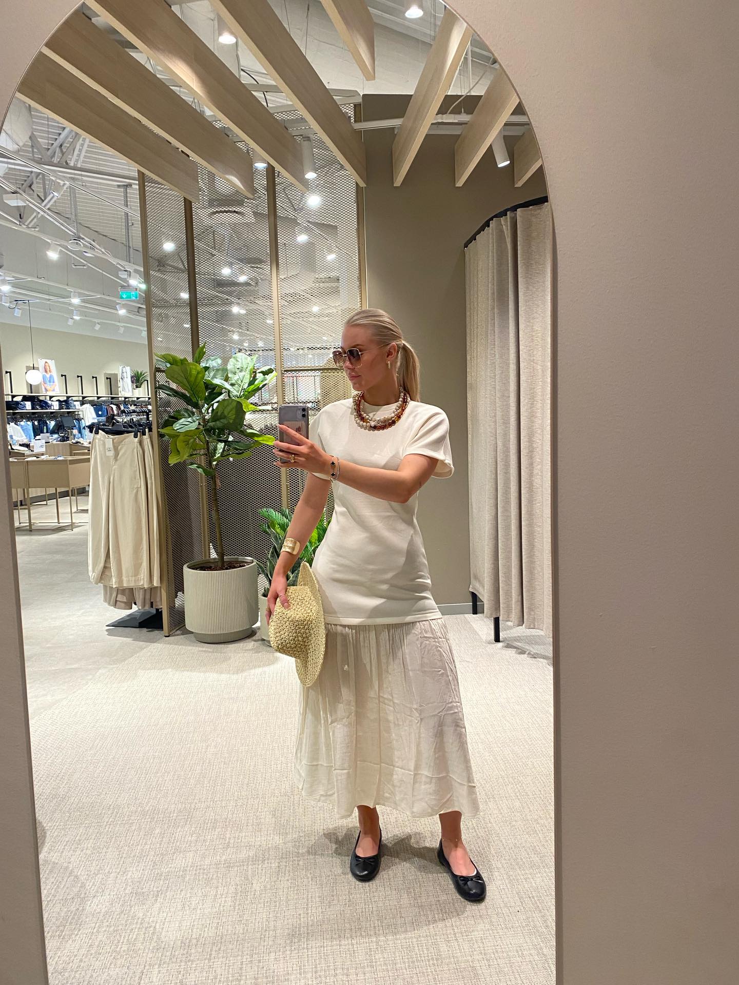 Pitkä lyhythihainen mekko. - Luonnonvalkoinen - 8