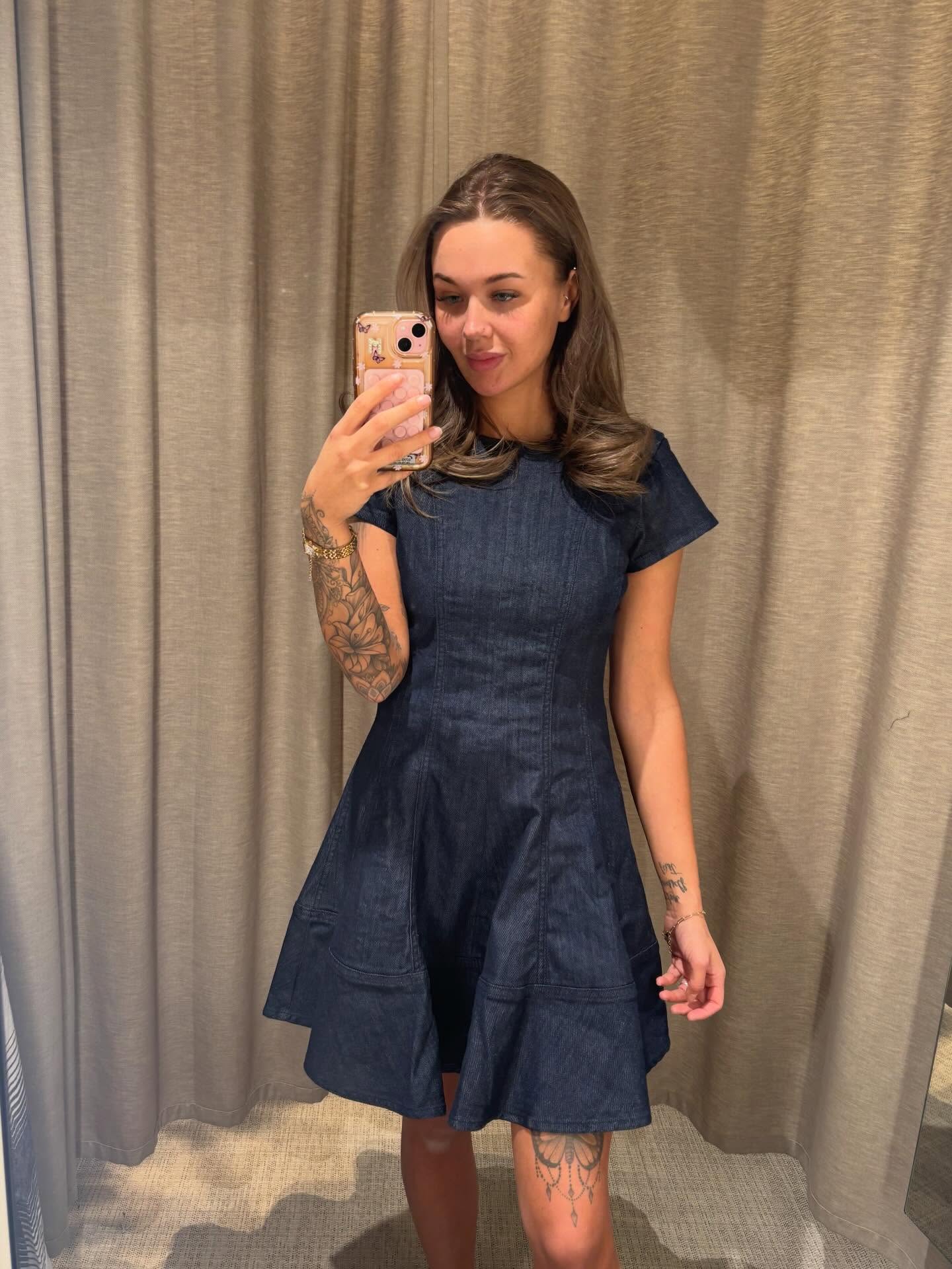 Jeansklänning med utställd kjol - Mörk denim - 7