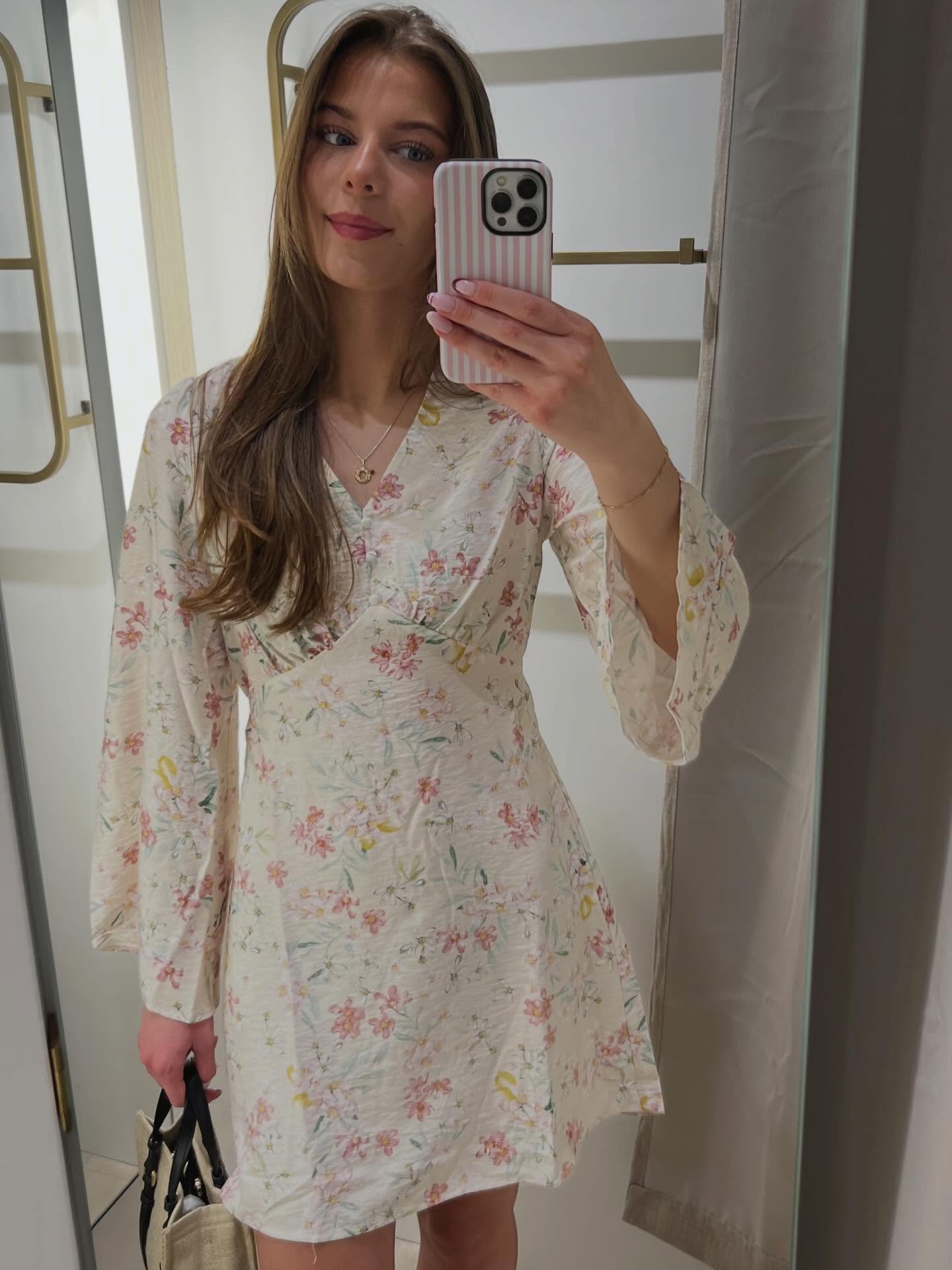 Blommig A-linjeformad klänning med V-ringning - Ljusrosa - 6