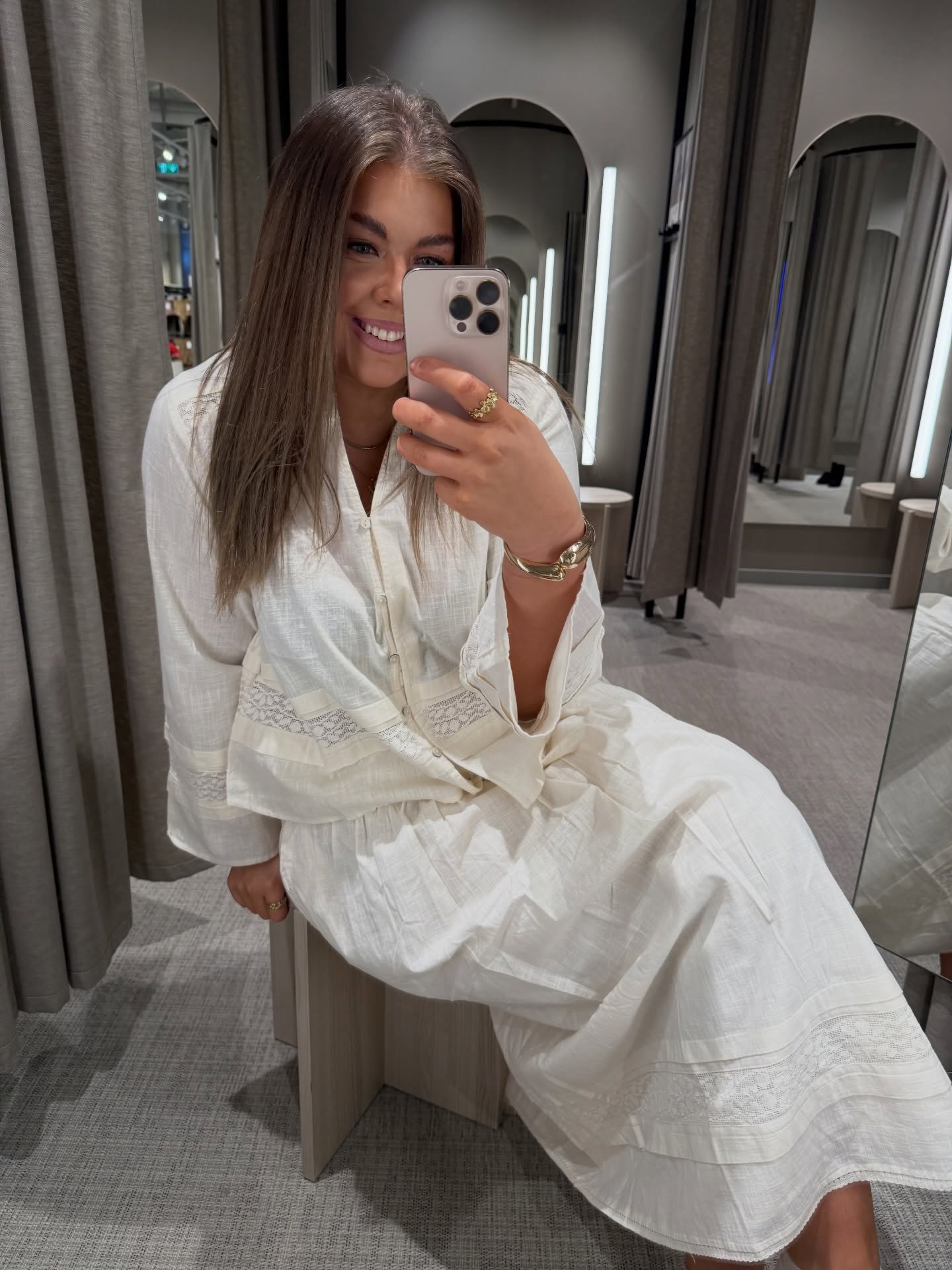 Bawełniana bluzka z koronkowymi detalami - Offwhite - 7