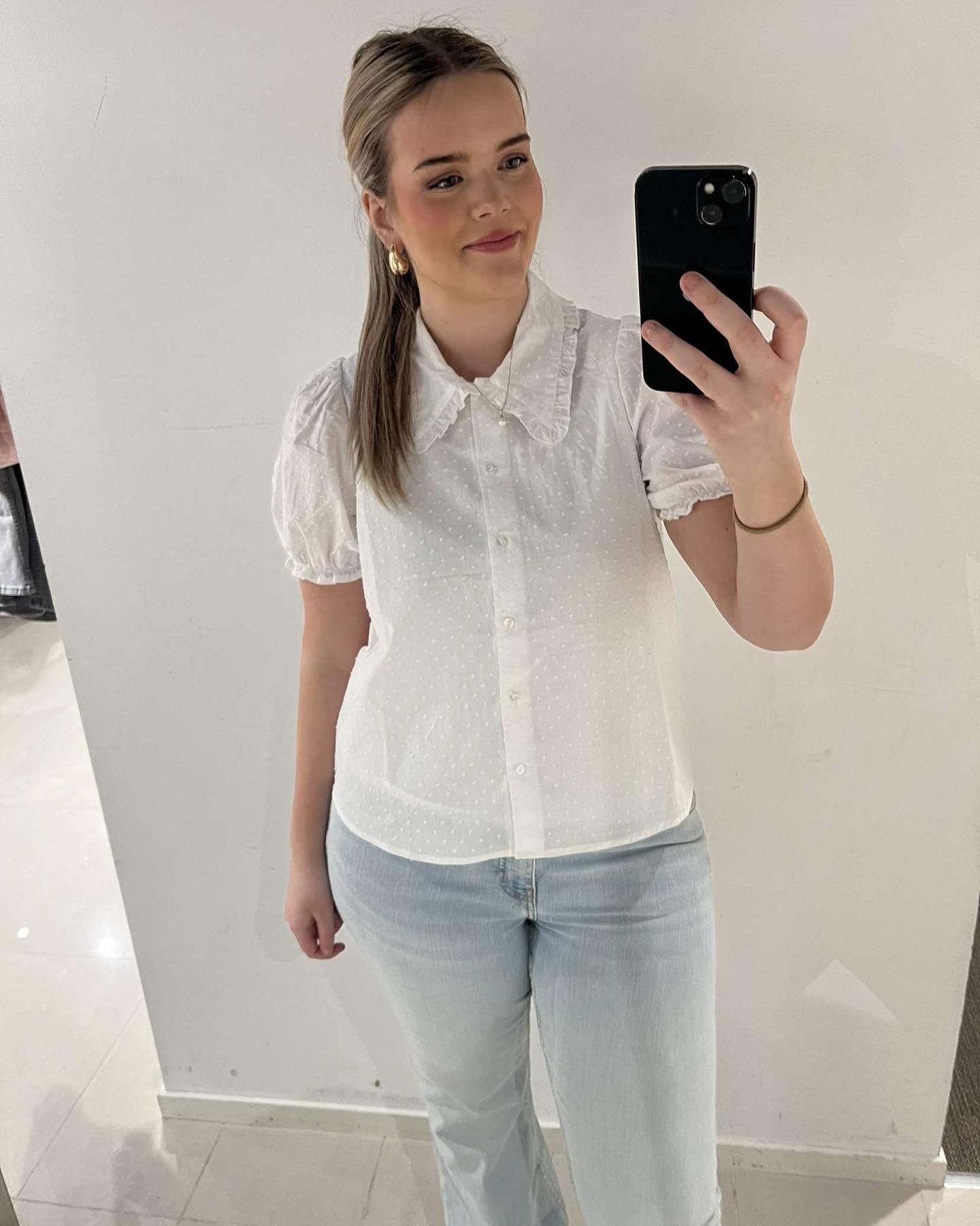 Bluse med korte puffermer - Hvit - 7
