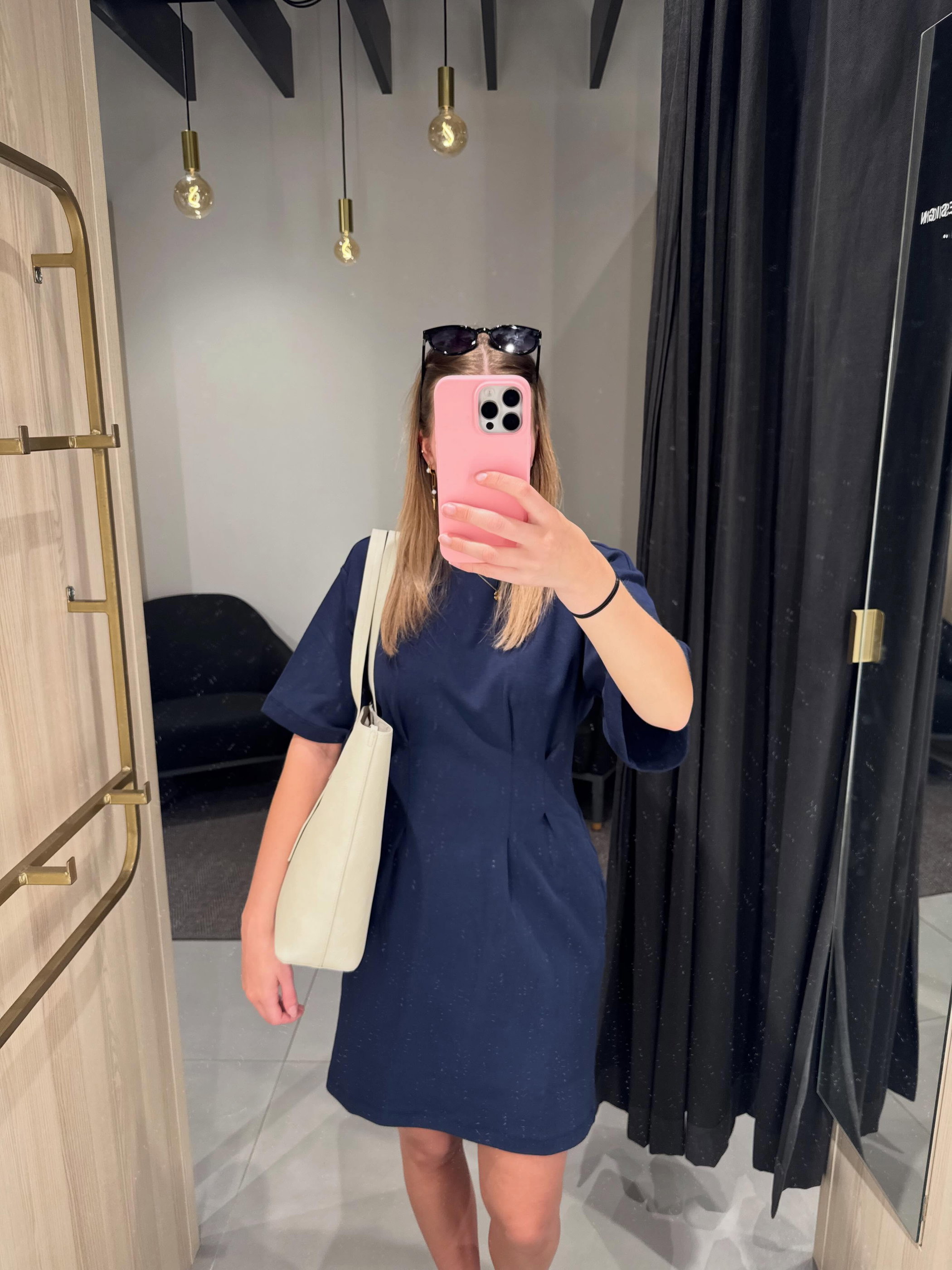 Kort klänning med lagda veck - Offwhite - 6
